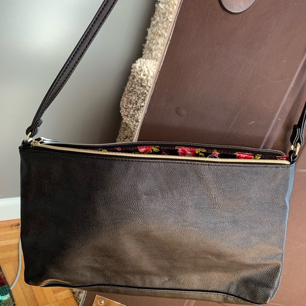 Betsy Johnson Black cross body bag